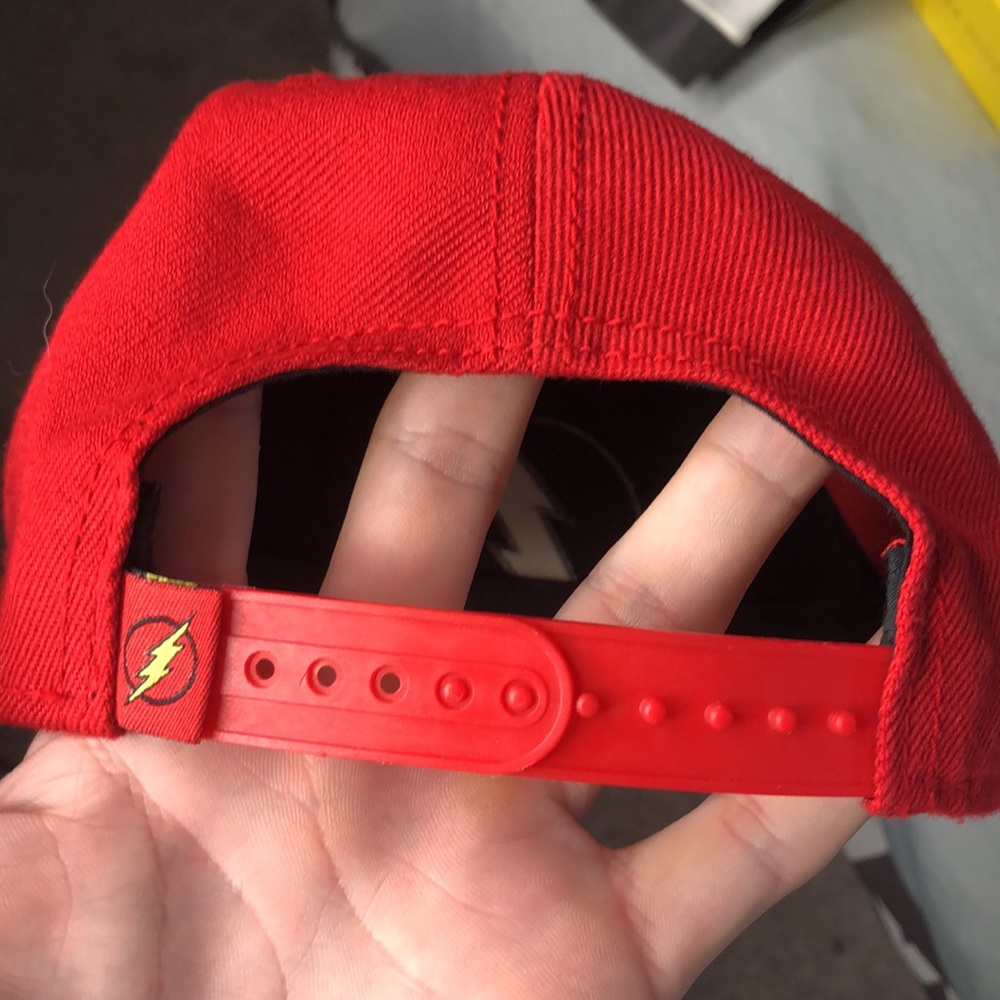 DC Flash Baseball Cap - Picture 5 of 7
